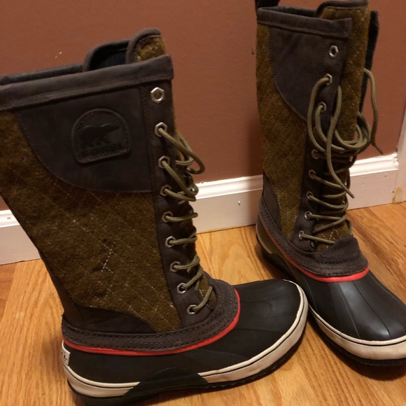 Sorel boots - Picture 2 of 5